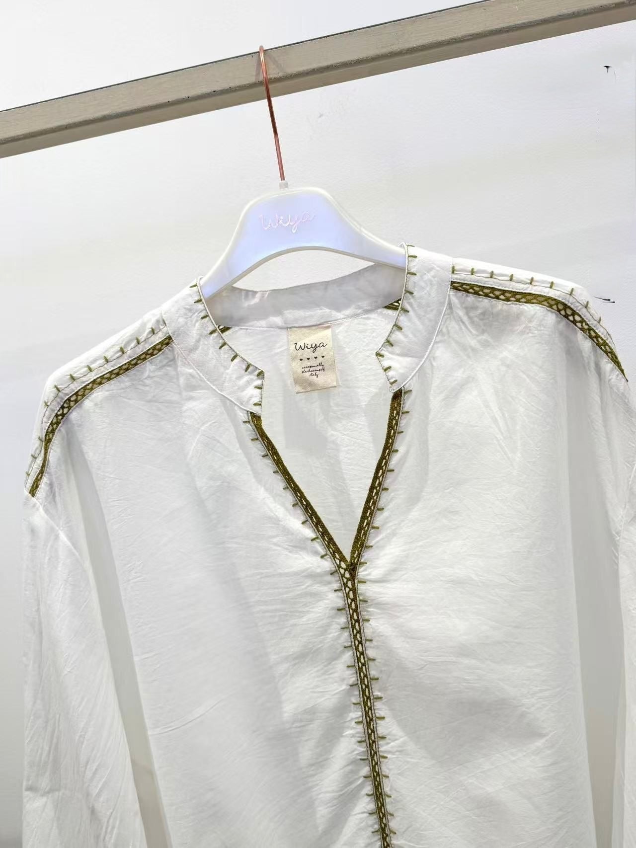 WIYA – Blouse brodée