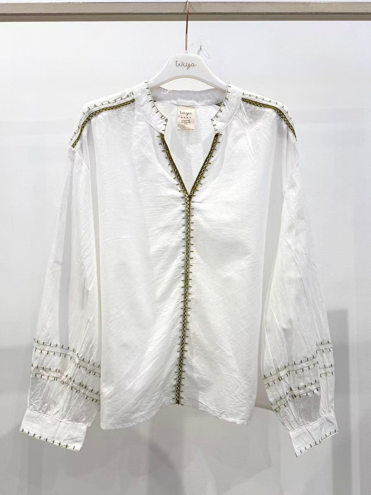 WIYA – Blouse brodée